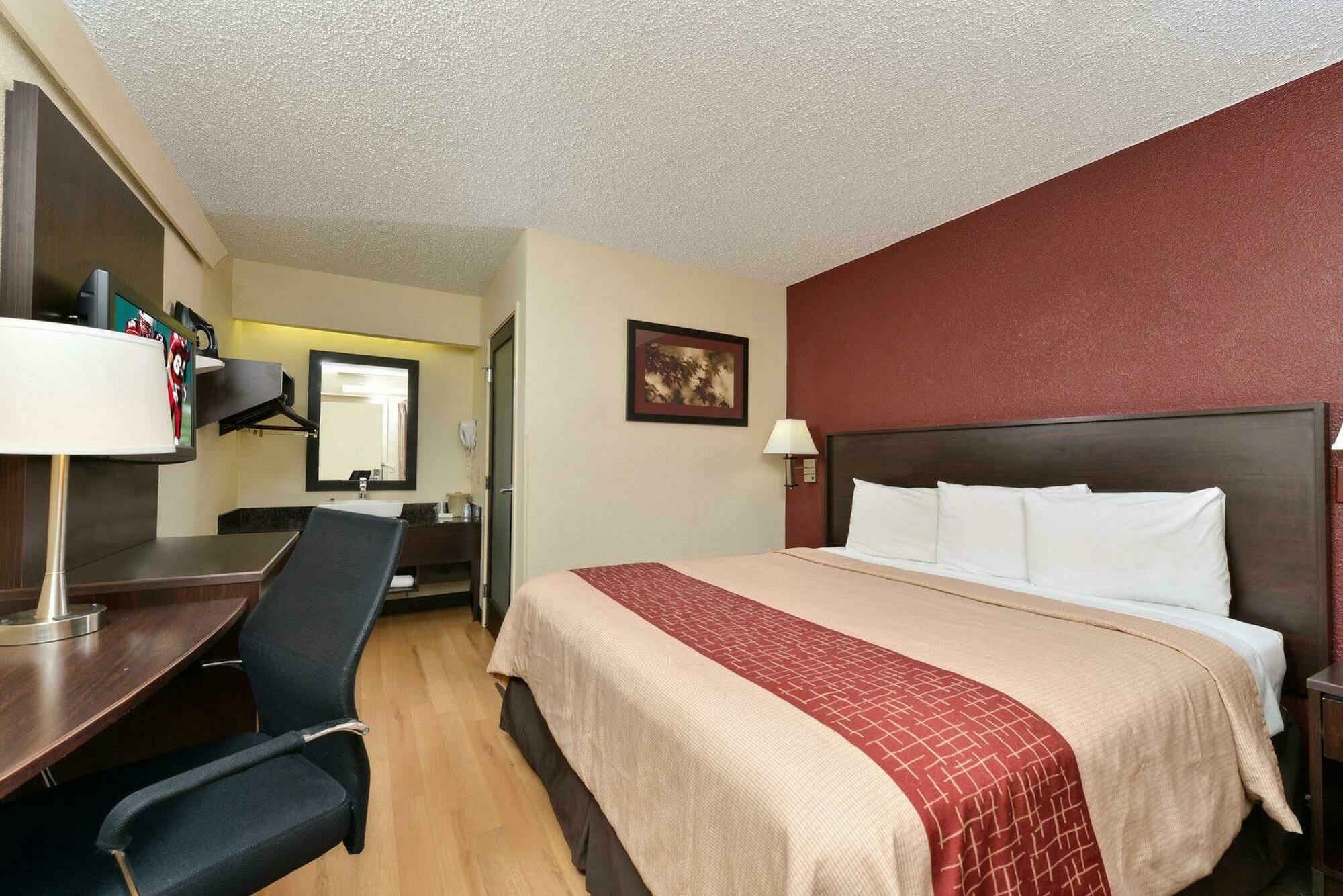 Red Roof Inn Plus+ Secaucus - Meadowlands Exterior foto