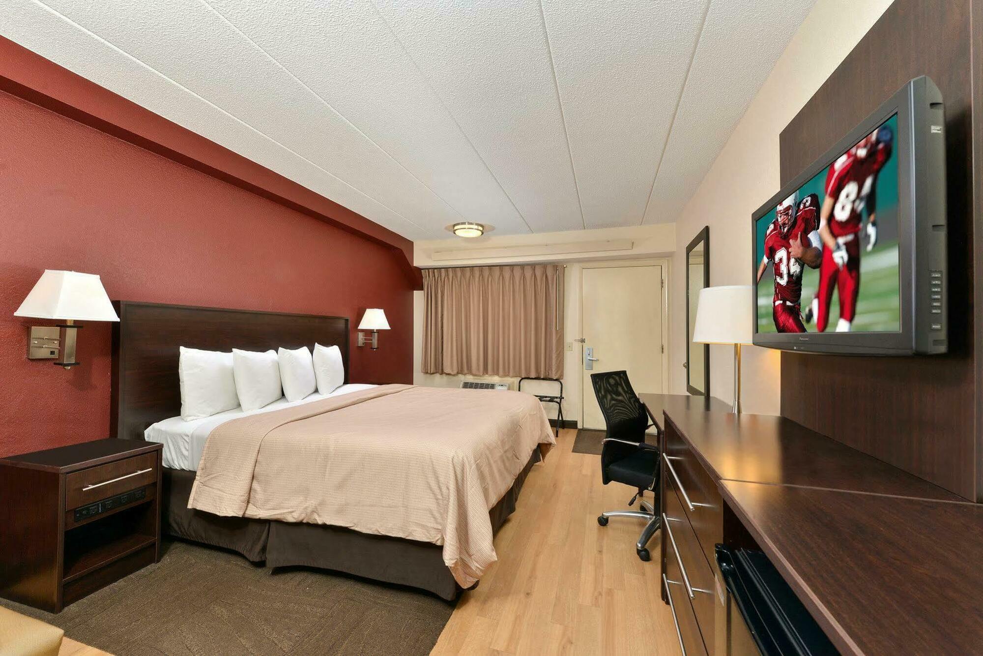 Red Roof Inn Plus+ Secaucus - Meadowlands Exterior foto
