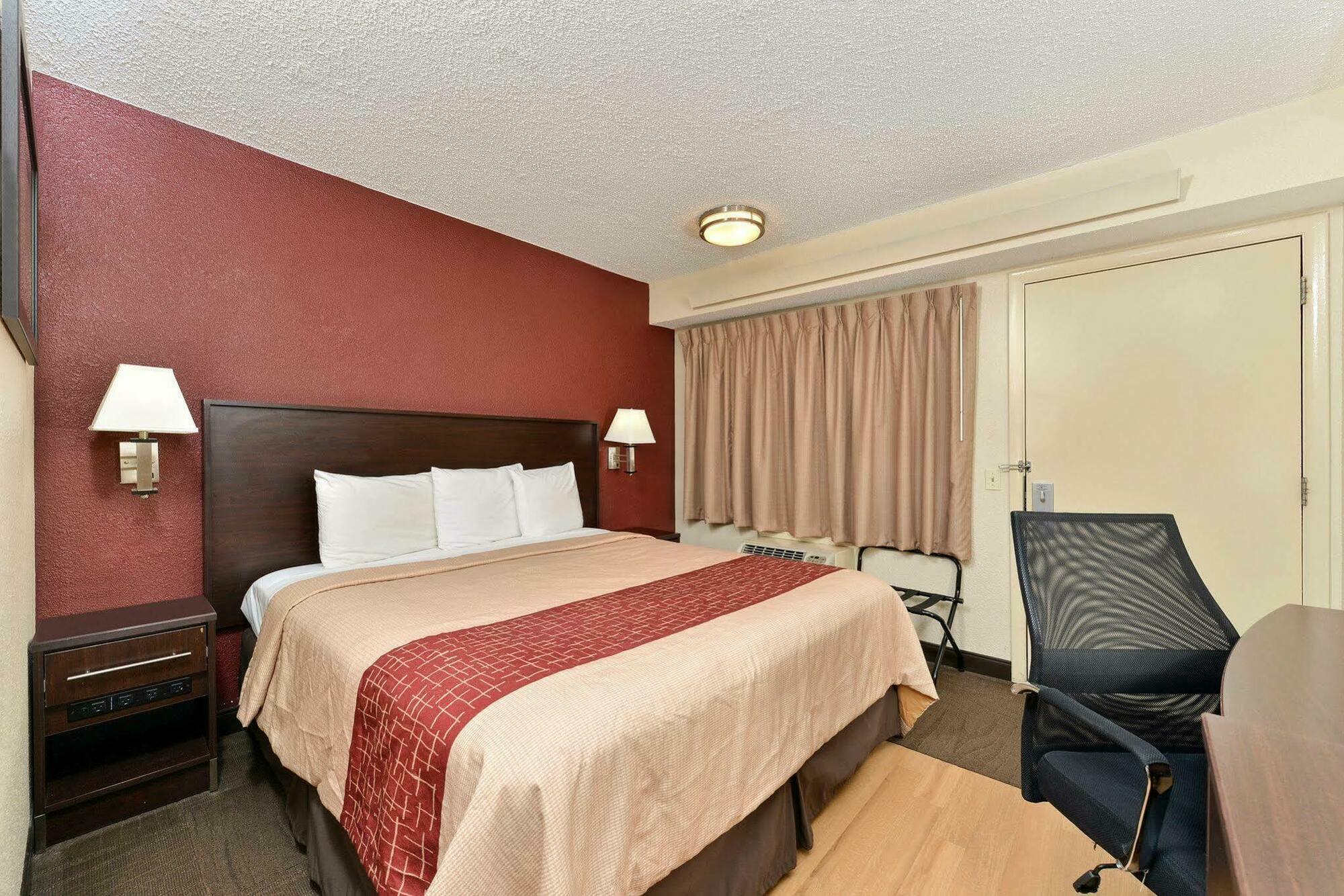 Red Roof Inn Plus+ Secaucus - Meadowlands Exterior foto